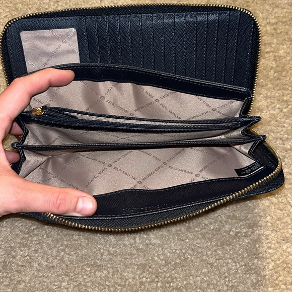 Like New Michael Kors Wallet - Picture 4 of 6